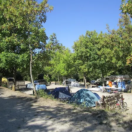 Campsite Camping Le Chene 3*